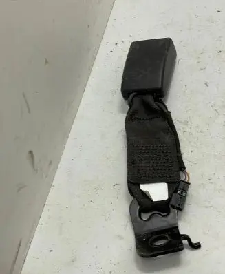 BMW M4 F82 F83 Rear seatbelt buckle 7335288 622783100C 2910512018