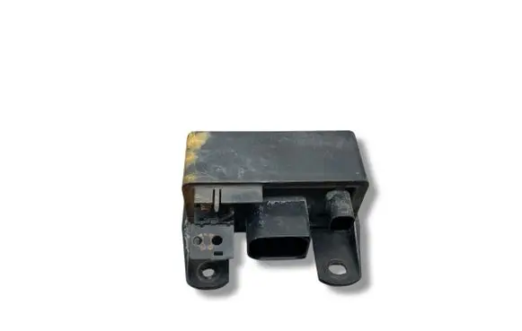 Mercedes-Benz E W211 Glow plug pre-heat relay