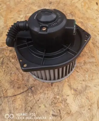 Nissan Sunny Heater fan/blower 61640 12VK1423