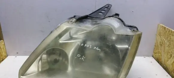 Renault Modus Headlight/headlamp 8200301846
