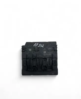 Volkswagen PASSAT B7 Central body control module 3AA937087F