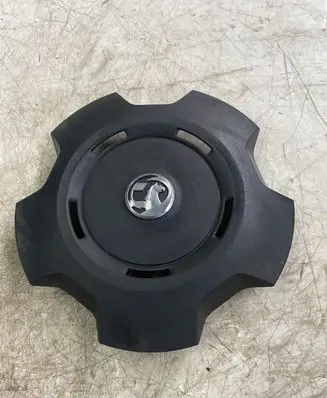 Opel Vivaro R16 wheel hub/cap/trim 93866156