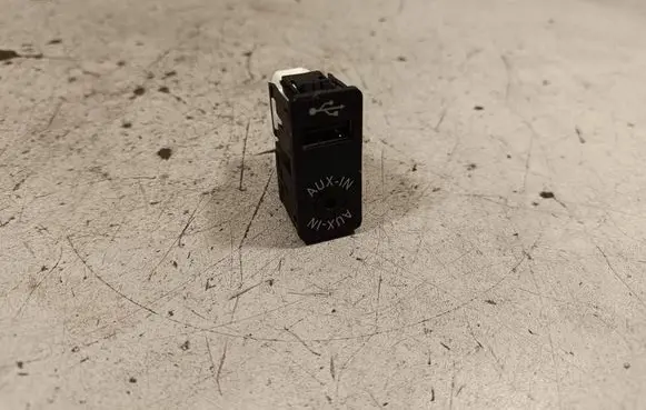 BMW 4 F32 F33 AUX in-socket connector 9229246
