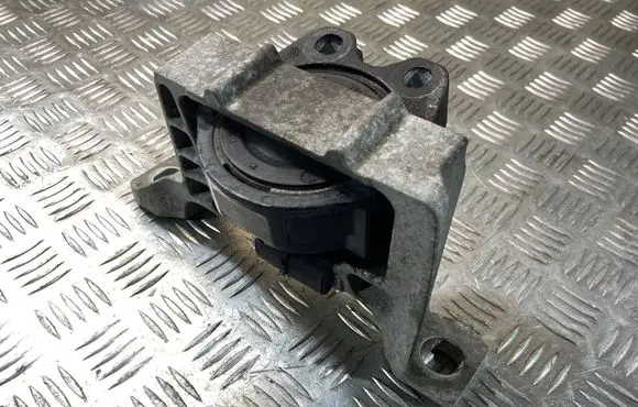 Volvo S40 Engine mount bracket 3M516F012BH