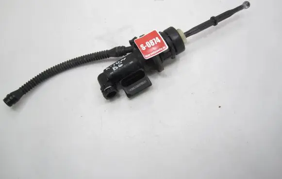 Volkswagen PASSAT B6 Clutch master cylinder 3C0927810A 014689742