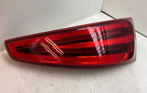 Audi Q3 8U Tailgate rear/tail lights 8U0945094H