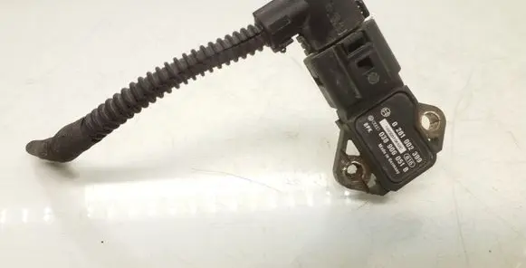Volkswagen Touran I Air pressure sensor 038906051B 0281002399