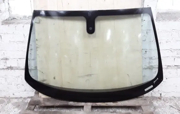 Jaguar S-Type Front windscreen/windshield window 43R001585 DOT682M1250AS1