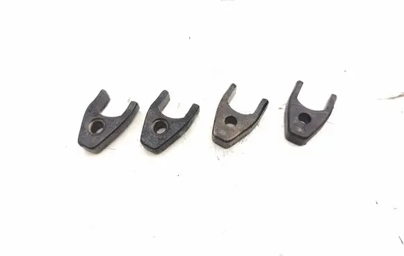 KIA Sorento Fuel Injector clamp holder 