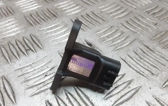 Toyota Corolla E120 E130 Air pressure sensor 8942120210