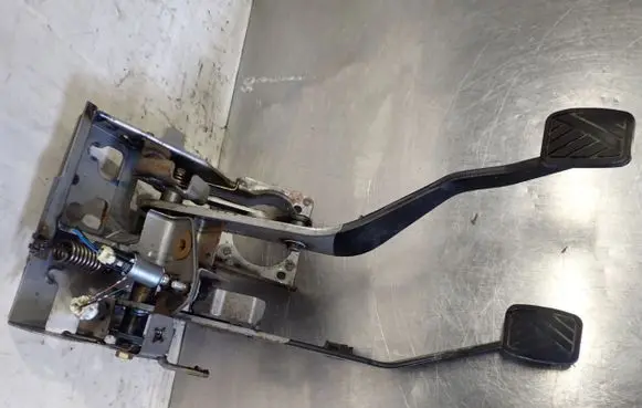 Suzuki Grand Vitara II Pedal assembly 