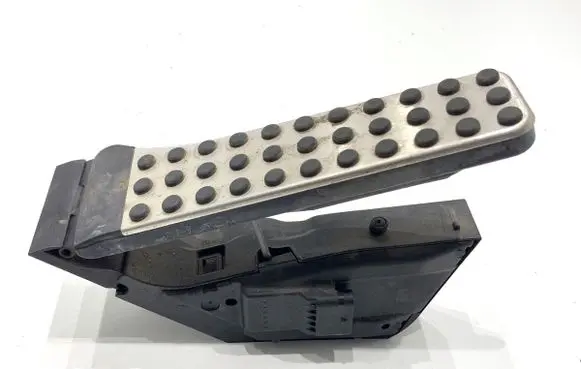 Mercedes-Benz C W205 Accelerator throttle pedal A2053000104