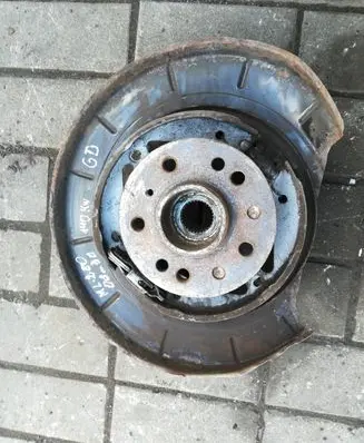 Mercedes-Benz ML W164 Rear wheel hub