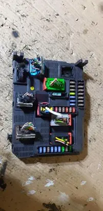 Peugeot 208 Comfort/convenience module 9678355980
