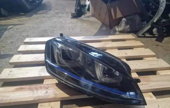Volkswagen Golf VII Headlight/headlamp 5G1941034C GTE