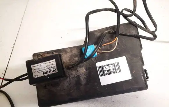Mazda 5 Fuse box cover c23566760