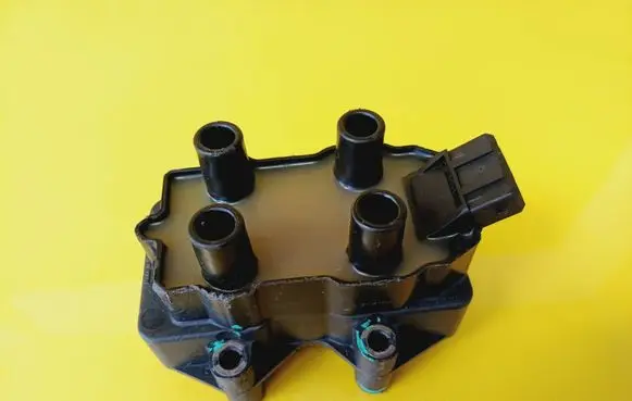 Peugeot 106 High voltage ignition coil 2526039A