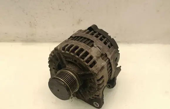 Volkswagen PASSAT CC Generator/alternator 03G903023