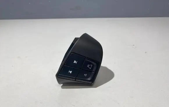Volvo V50 Steering wheel buttons/switches 30739641 07W16