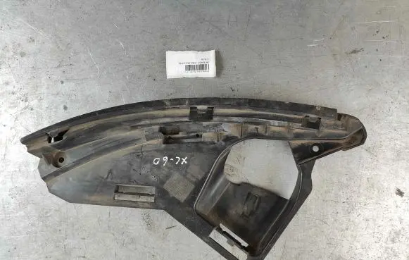 Volvo XC60 Headlight/headlamp mounting bracket 30763433