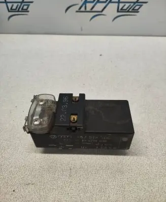Volkswagen PASSAT B7 Coolant fan relay 357919506 898718000