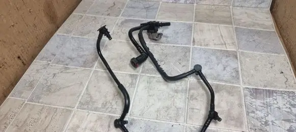 Renault Scenic II - Grand scenic II Fuel injector supply line/pipe 09304MGI