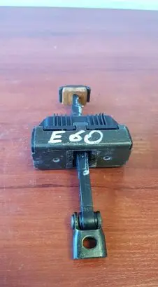 BMW 5 E60 E61 Front door check strap stopper 7033609