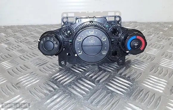 Ford Fiesta Climate control unit 8a6118549