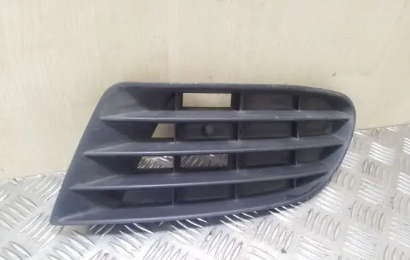 Volkswagen Golf Plus Front bumper lower grill 5M0853666
