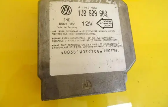 Skoda Octavia Mk1 (1U) Airbag control unit/module 1J0909603