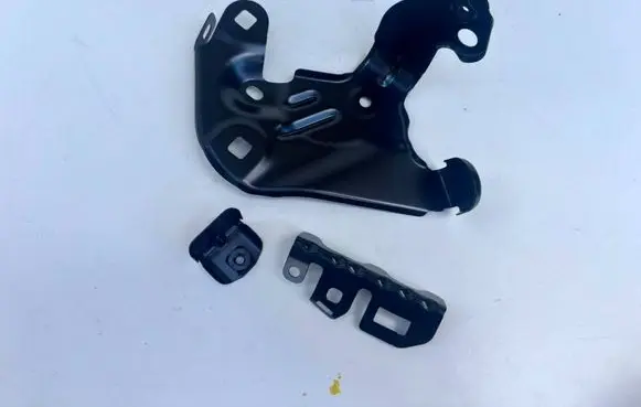 BMW X1 U11 Fender mounting bracket 988340707