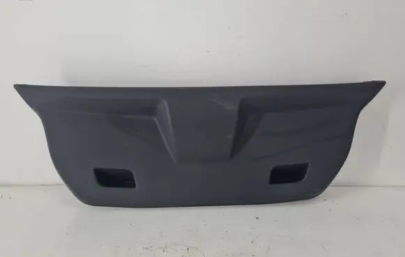 Tailgate trim
