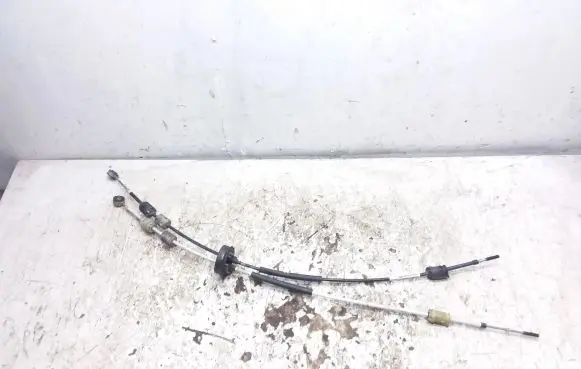 Opel Insignia A Gear shift cable linkage 55560991