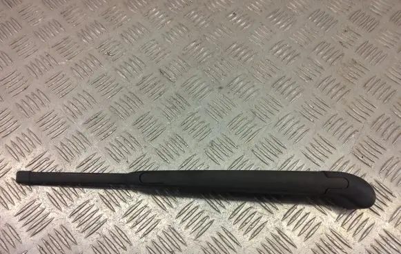 Hyundai i30 Rear wiper blade arm