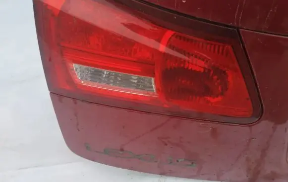 Lexus IS 220D-250-350 Tailgate rear/tail lights