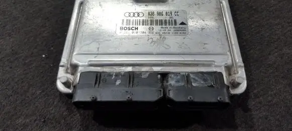 Audi A4 S4 B5 8D Engine control unit/module 038906019CC 0281010304