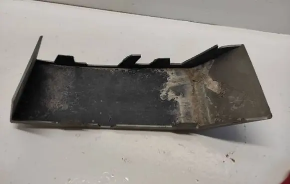 Rear/tail light trim molding