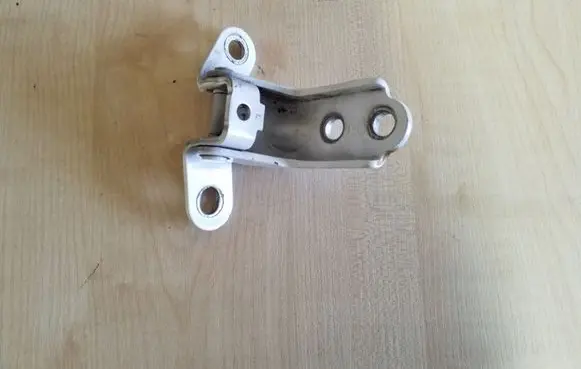KIA Sportage Rear door lower hinge