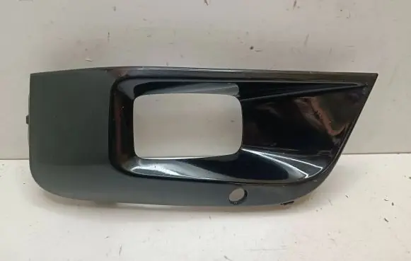 Citroen DS7 Crossback Front fog light trim/grill 9819670577 27069