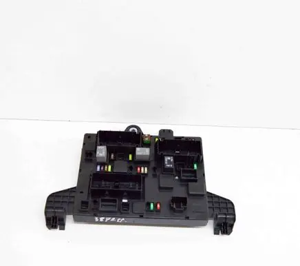 Opel Astra J Fuse module 365927271 13302301
