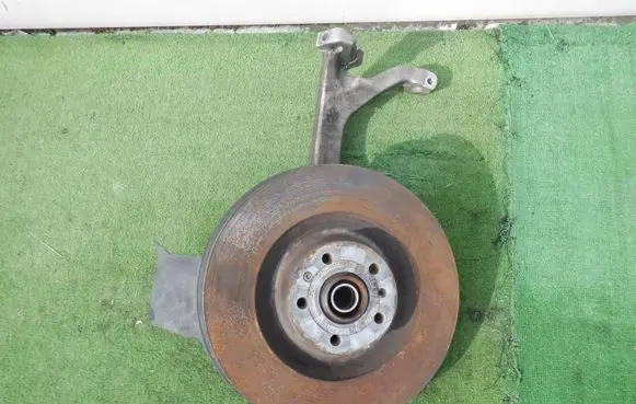 Audi A8 S8 D3 4E Front wheel hub spindle knuckle 4E0257M