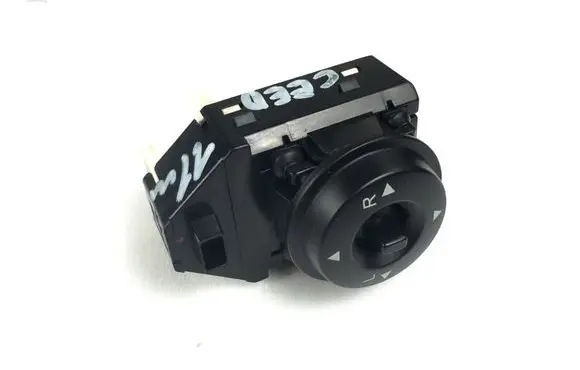 KIA Ceed Wing mirror switch 457480