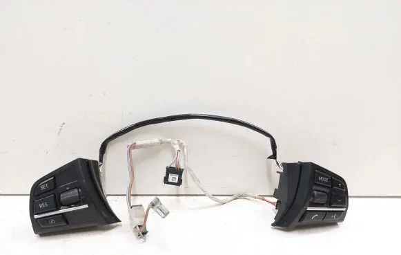 BMW 5 GT F07 Steering wheel buttons/switches 