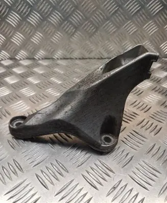 Audi A4 S4 B7 8E 8H Engine mounting bracket 8E0199307S