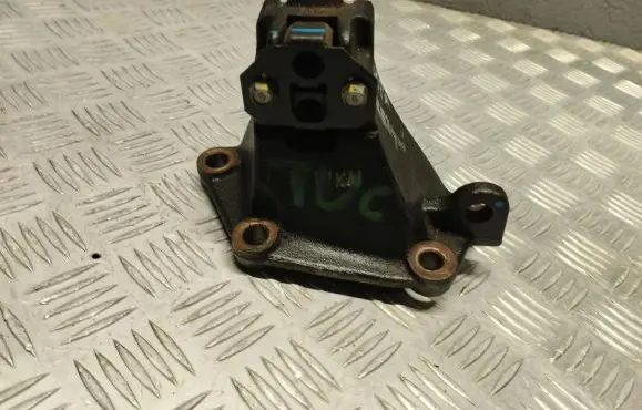 Hyundai Tucson LM Gearbox mounting bracket