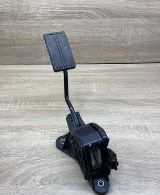 Honda CR-V Accelerator throttle pedal JM10A