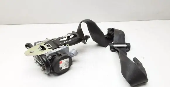 Volvo S60 Front seatbelt P39800481