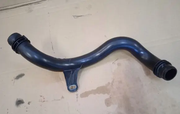 Audi A4 S4 B9 Engine coolant pipe/hose 04L121071G