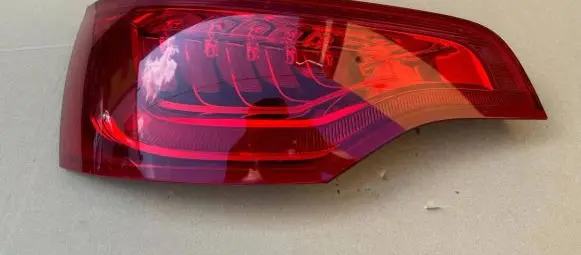 Audi Q7 4L Rear/tail lights 4L0945093F 21520101 AU716T2