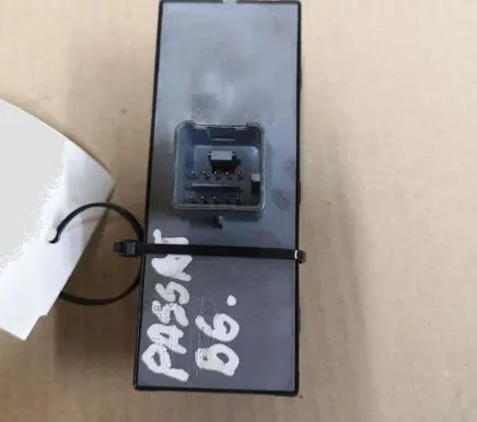 Volkswagen PASSAT B6 Electric window control switch 1K4959857B